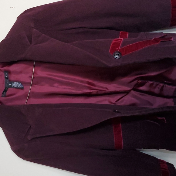 Burgundy velvet ribbon lined blazer - Picture 4 of 6